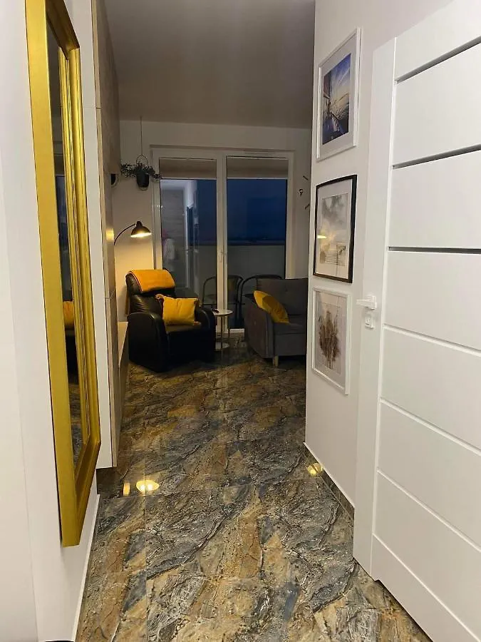 Apartament Zlote Tarasy 科沃布热格