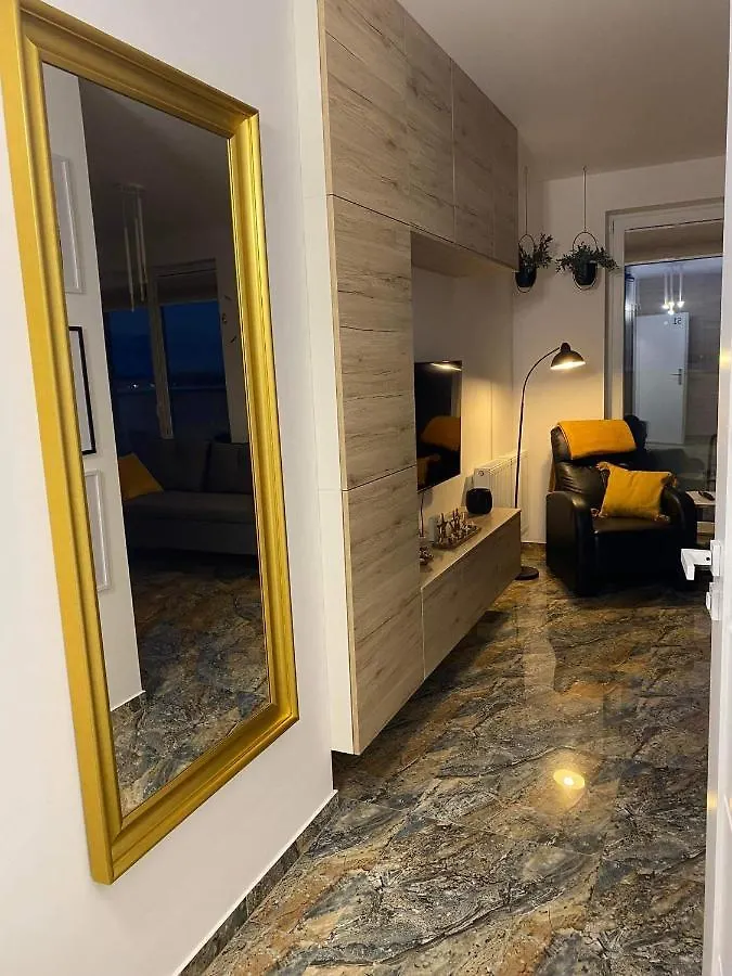 Apartament Zlote Tarasy 科沃布热格 公寓